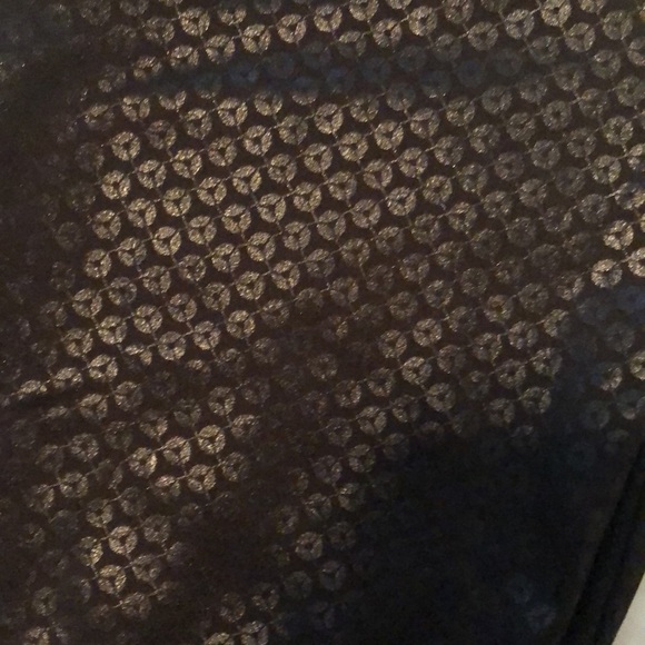 Girls’ Agree 2 Disagree Leggings - Picture 2 of 3